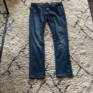 Medium rinse, low rise skinny jeans